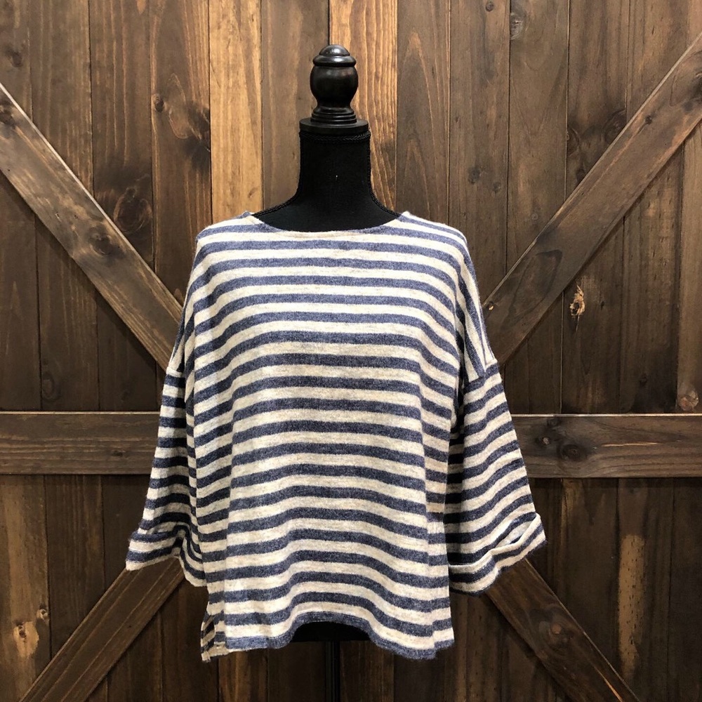 Navy/Cream Hi-lo Sweater